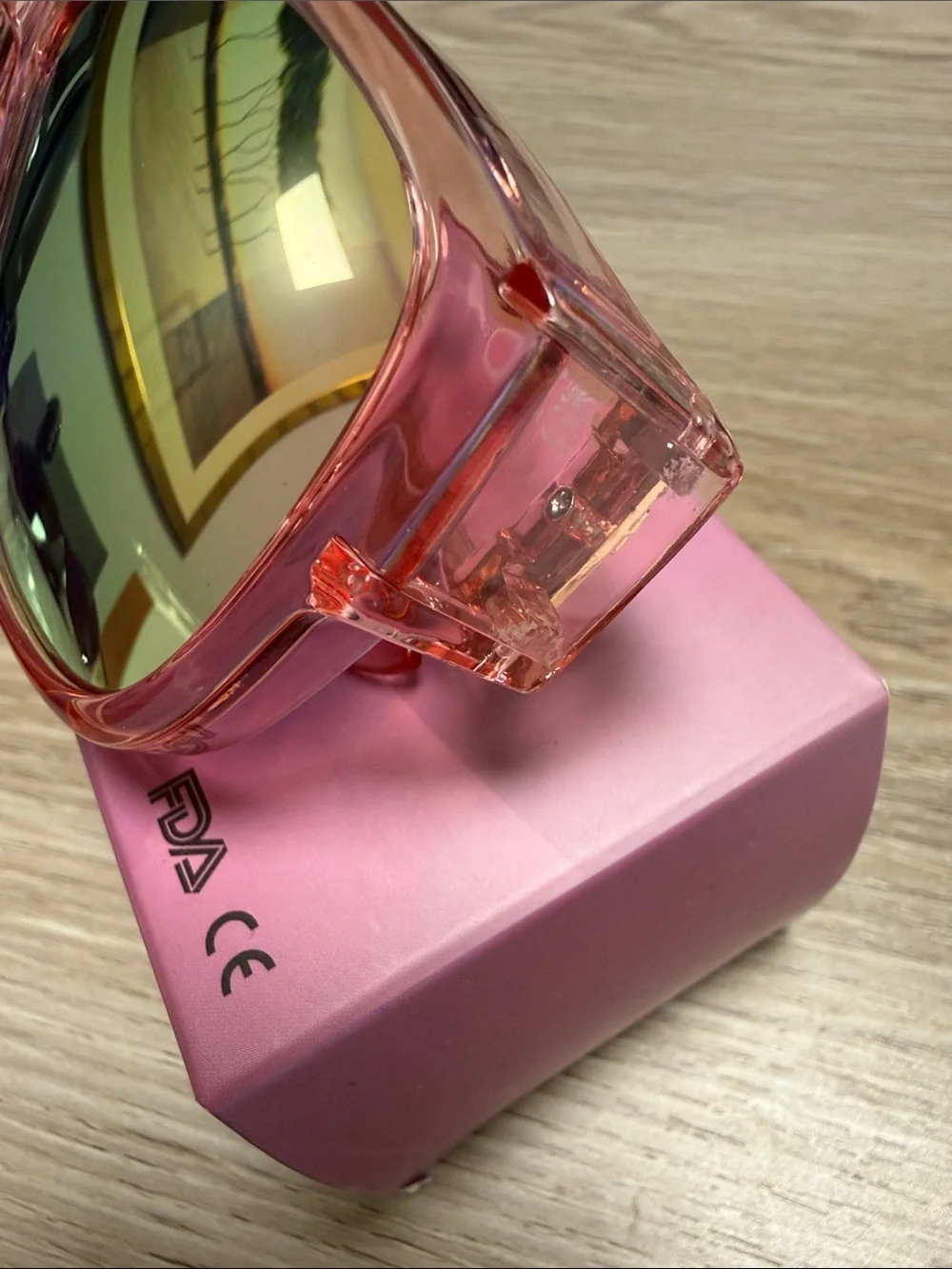 Myiaur new in box. Polarized Pink Frame Sunglasses with Pink Mirrored Lenses